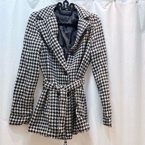 Jou Jou Classic Houndstooth Blazer